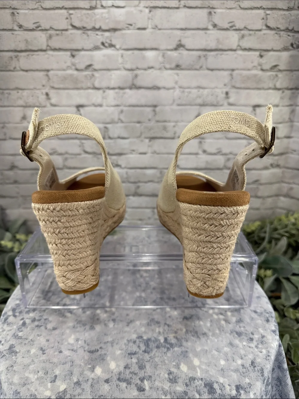 TOMS “Camilla” Beige & Gold Metallic Canvas Open-Toe Wedge Sandals WMS 6M☀️EUC - Picture 6 of 12